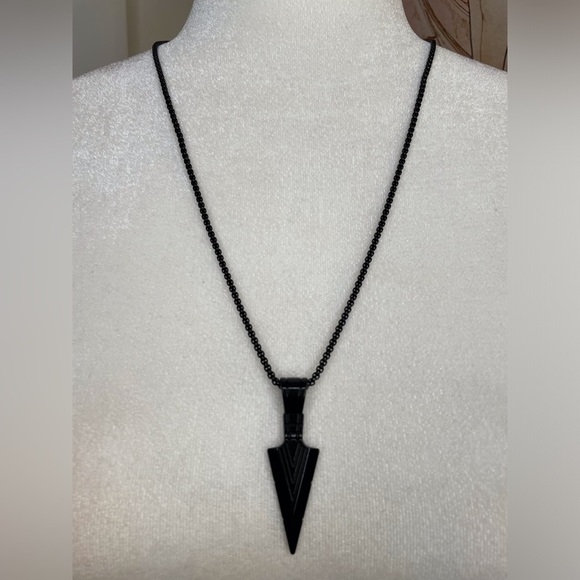 Black Arrow Charm Necklace Unisex - Picture 6 of 11